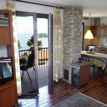 Fiesa Sea View Free Parking Wifi & Ac דירה *